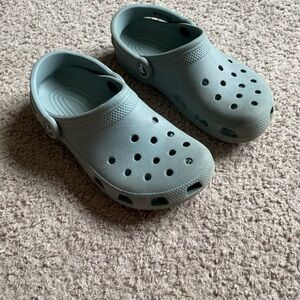 Crocs blue/gray color.  Men’s 4/womens 6